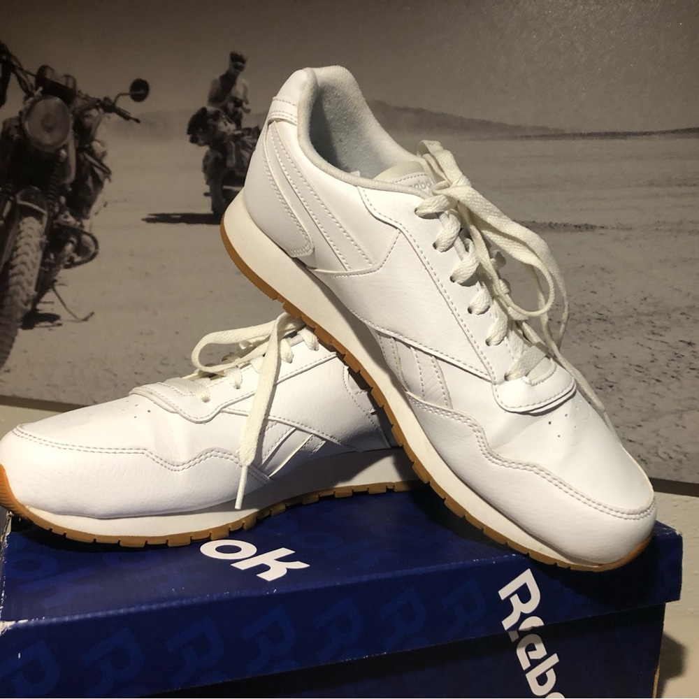 Reebok Women’s 9.5 Harman Ortholite White Lether Gum Sole Sneakers